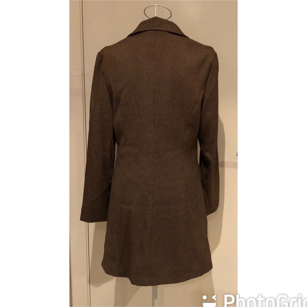 Size 8 ladies brown suit jacket. - Picture 6 of 6